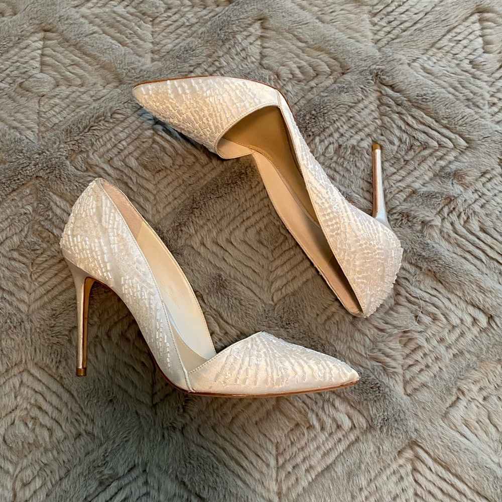 Stunning pearled pumps